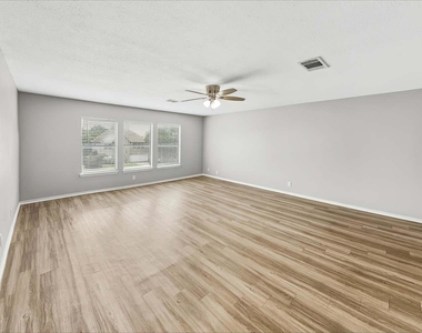 1405 Comfort Street - Photo Thumbnail 11