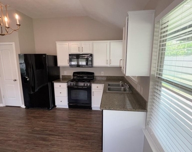 2602 Alexander Valley Court - Photo Thumbnail 5
