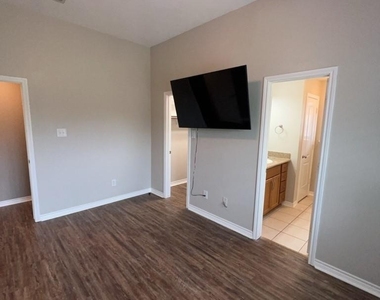 2602 Alexander Valley Court - Photo Thumbnail 8
