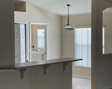 2362 Glasbern Circle - Photo Thumbnail 8