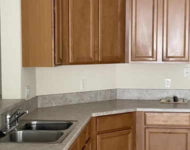 2362 Glasbern Circle - Photo Thumbnail 4