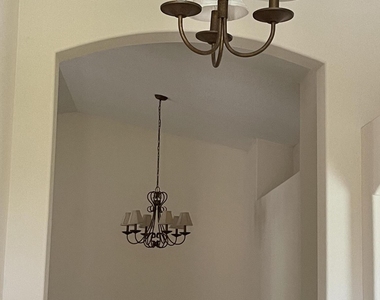 2362 Glasbern Circle - Photo Thumbnail 3