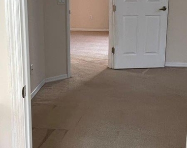 2362 Glasbern Circle - Photo Thumbnail 17