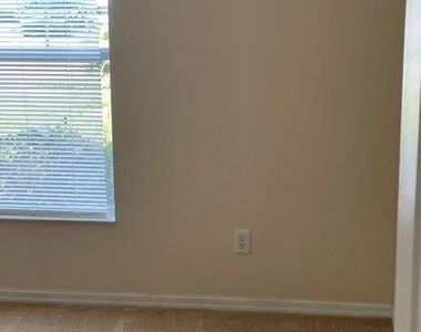 2362 Glasbern Circle - Photo Thumbnail 27