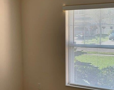 2362 Glasbern Circle - Photo Thumbnail 24