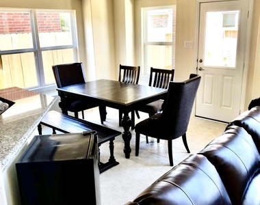 2534 Pines Pointe Dr - Photo Thumbnail 10