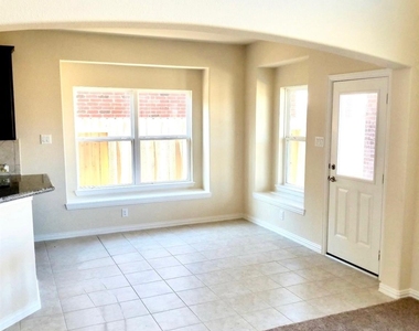 2534 Pines Pointe Dr - Photo Thumbnail 8