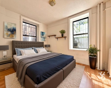 555 Edgecombe Avenue - Photo Thumbnail 2