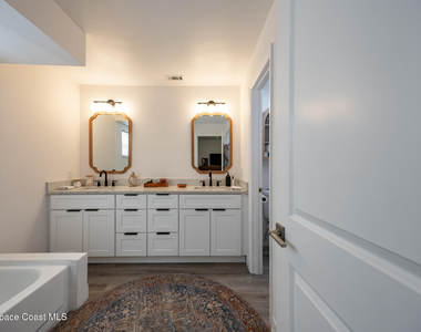 6655 Corto Road - Photo Thumbnail 11