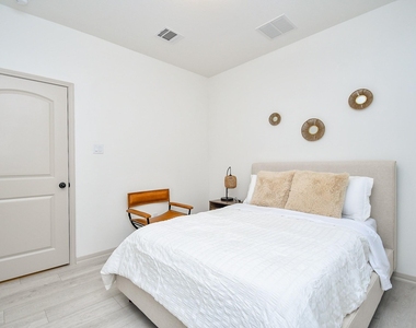 3224 Stingray Cove Dr - Photo Thumbnail 21