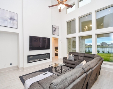 3224 Stingray Cove Dr - Photo Thumbnail 4