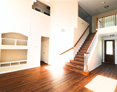 8607 Saratoga Drive - Photo Thumbnail 13