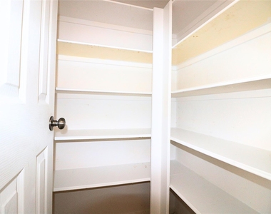 8607 Saratoga Drive - Photo Thumbnail 8