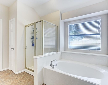 8607 Saratoga Drive - Photo Thumbnail 19