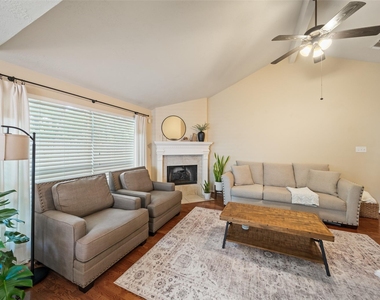 135 S Delta Mill Circle - Photo Thumbnail 4