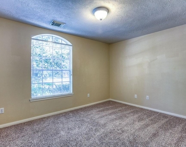 135 S Delta Mill Circle - Photo Thumbnail 17