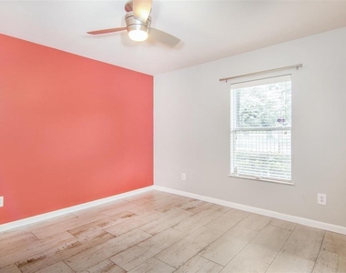 1720 Elgin Street - Photo Thumbnail 2
