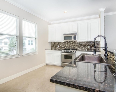 1720 Elgin Street - Photo Thumbnail 5