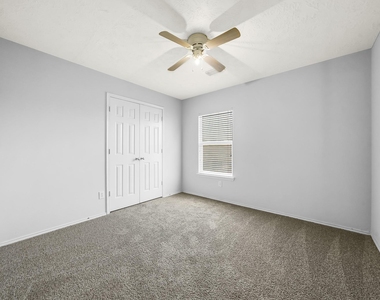 307 Gateship Drive - Photo Thumbnail 12
