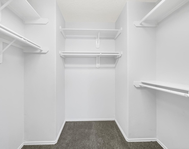 307 Gateship Drive - Photo Thumbnail 19