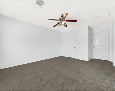 307 Gateship Drive - Photo Thumbnail 18