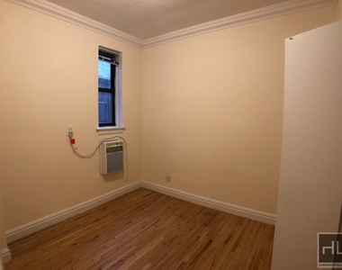 East 83 Street - Photo Thumbnail 3