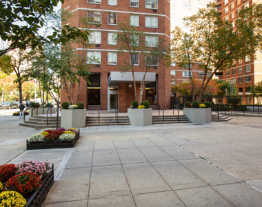 2nd Avenue - Photo Thumbnail 1