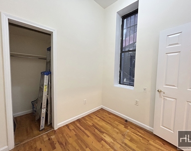 2 Avenue - Photo Thumbnail 2
