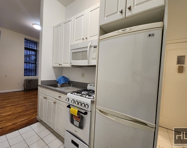 2 Avenue - Photo Thumbnail 3