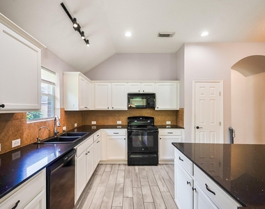 11302 N Creekwood Hills Lane - Photo Thumbnail 8