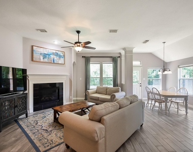 11302 N Creekwood Hills Lane - Photo Thumbnail 3