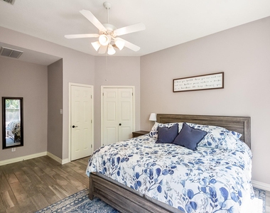 11302 N Creekwood Hills Lane - Photo Thumbnail 10