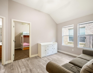 11302 N Creekwood Hills Lane - Photo Thumbnail 12