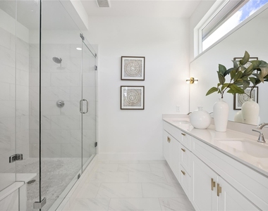 835 Rachel Street - Photo Thumbnail 15