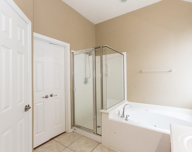 10206 N Pine Ivy Lane - Photo Thumbnail 9