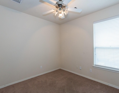 10206 N Pine Ivy Lane - Photo Thumbnail 11