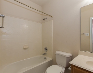 10206 N Pine Ivy Lane - Photo Thumbnail 12