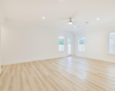 218 Springfield Terrace Court - Photo Thumbnail 10