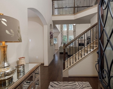 222 Hawkhurst - Photo Thumbnail 5