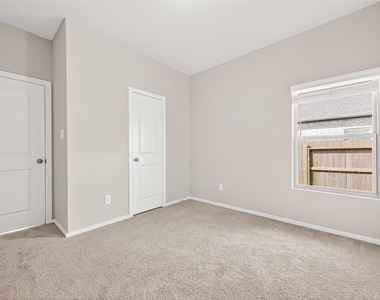 5330 Buffalo Grass Lane - Photo Thumbnail 28