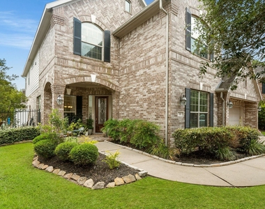 11 Pintuck Place - Photo Thumbnail 2