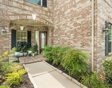 11 Pintuck Place - Photo Thumbnail 3