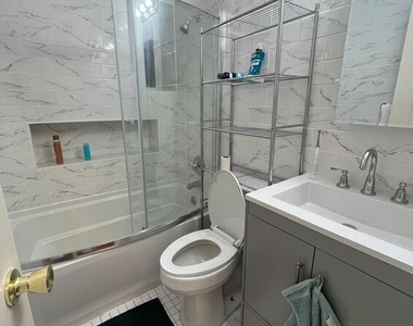 31 East 30th Street - Photo Thumbnail 1