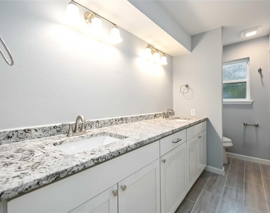 3823 Fernglade Dr - Photo Thumbnail 15