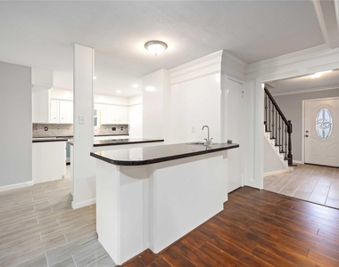 3823 Fernglade Dr - Photo Thumbnail 6