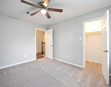 3823 Fernglade Dr - Photo Thumbnail 21