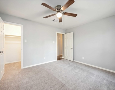 3823 Fernglade Dr - Photo Thumbnail 17