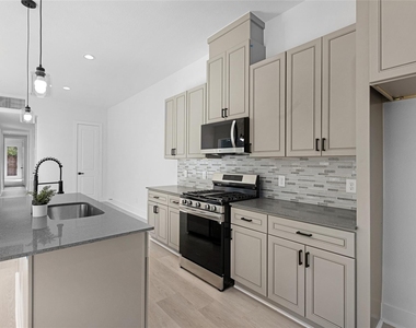 7905 Cora Street - Photo Thumbnail 7