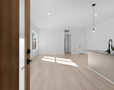 7905 Cora Street - Photo Thumbnail 2