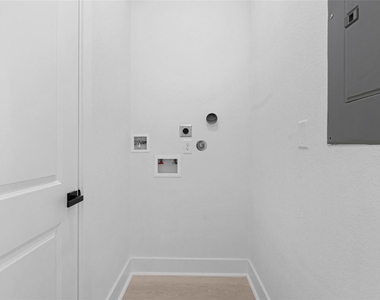 7905 Cora Street - Photo Thumbnail 9